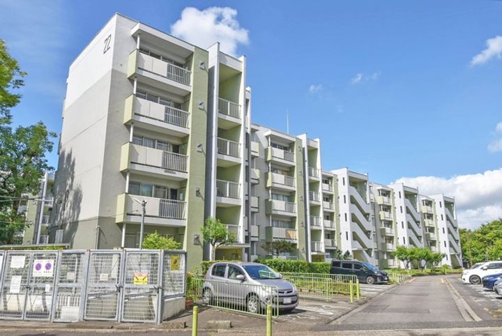 UR緑苑東の外観