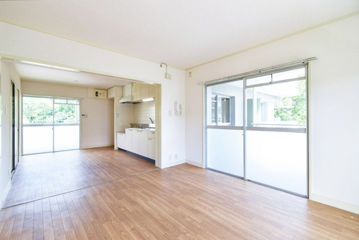 UR緑苑東の居間