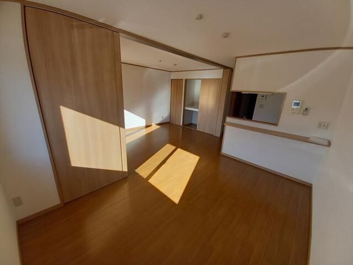 群馬県高崎市東貝沢町1(マンション)の賃貸物件の居間