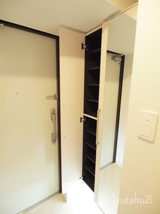 徳島県徳島市佐古六番町(マンション)の賃貸物件の玄関