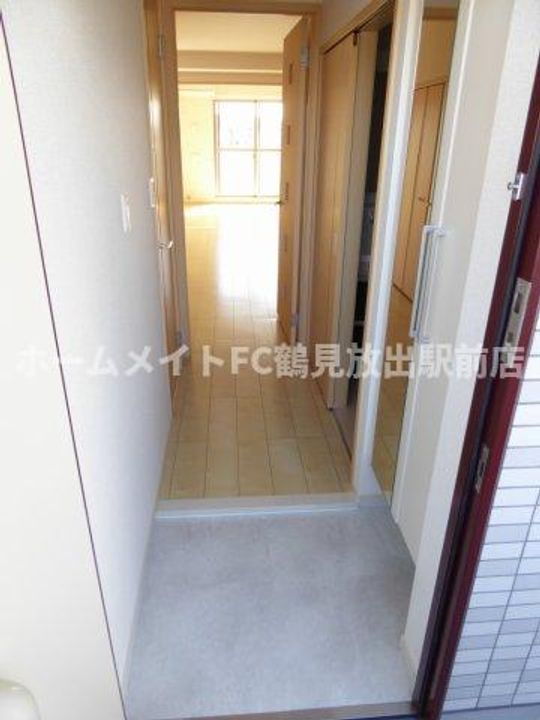 プリムローズ アヴェニューの玄関