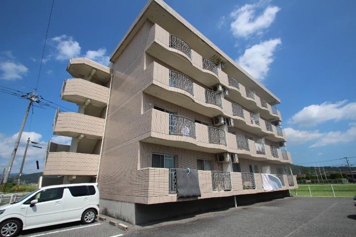 メゾン・ラフィーネの外観