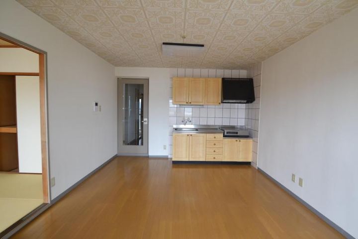 メゾン・ラフィーネの居間