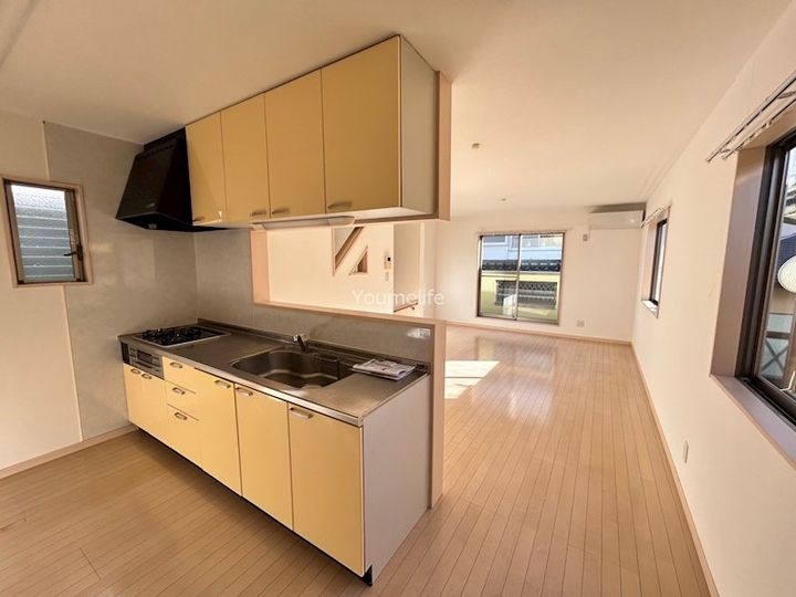 神奈川県茅ヶ崎市小和田1(一戸建)の賃貸物件の居間