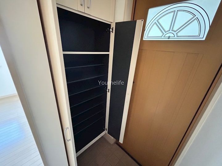 神奈川県茅ヶ崎市小和田1(一戸建)の賃貸物件の玄関