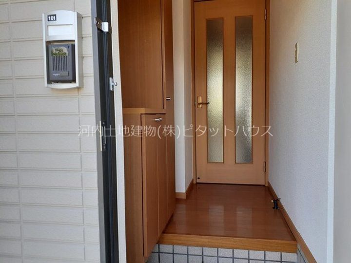 ソレーユ Dの玄関