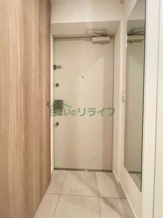 イプセ四谷三丁目の玄関