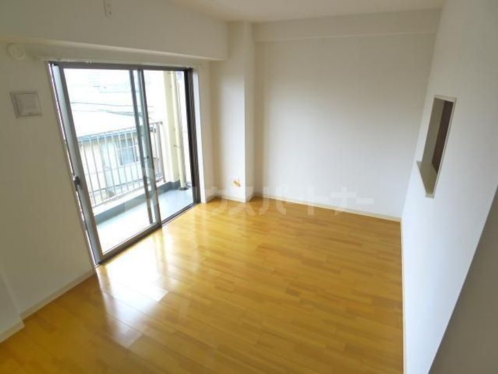 アーバンレックス西新井IIIの居間