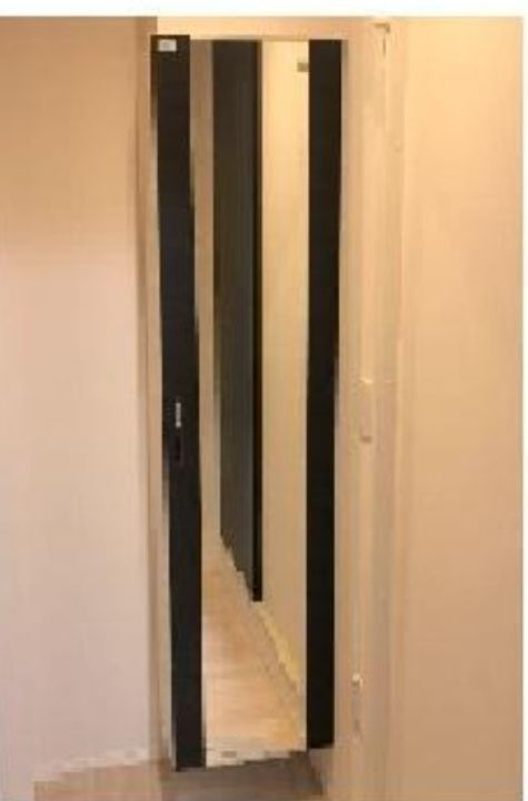 ロング・ホーネストの玄関