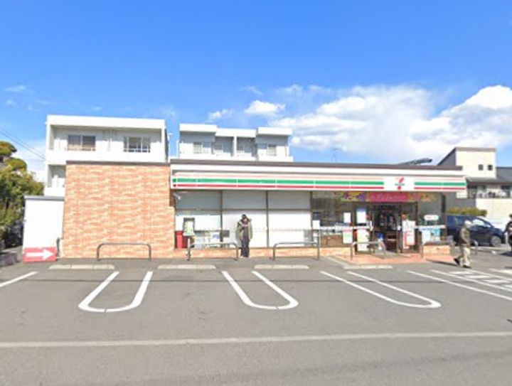 ロング・ホーネストの周辺