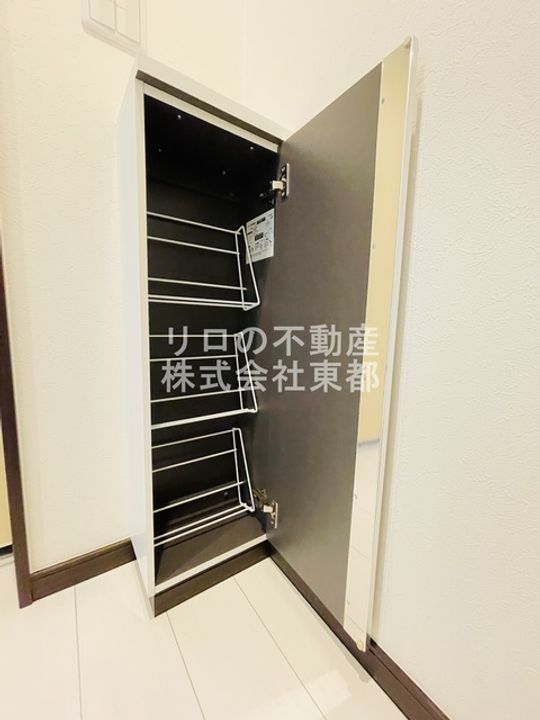 スミカ横浜根岸の玄関