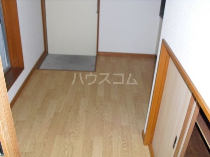 興栄ハイツの玄関