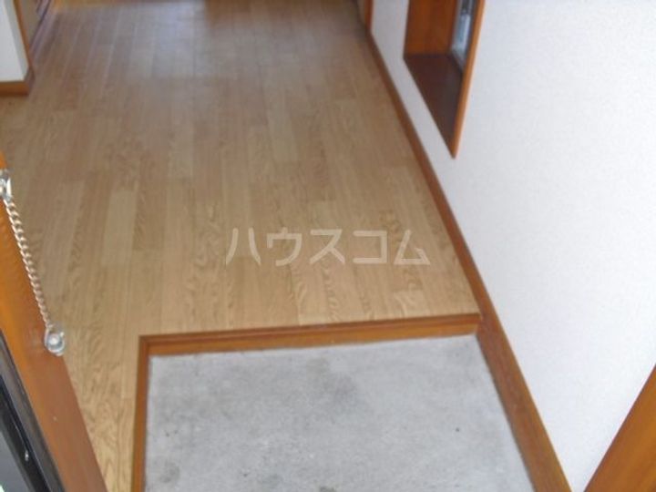 興栄ハイツの玄関