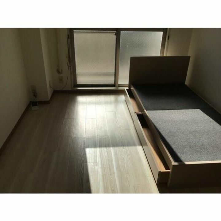 アミティ衣笠の居間