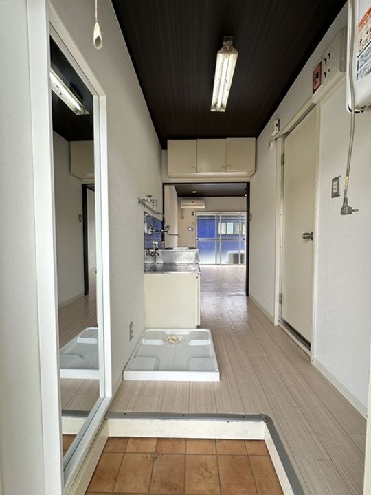 東京都八王子市大塚(マンション)の賃貸物件の玄関