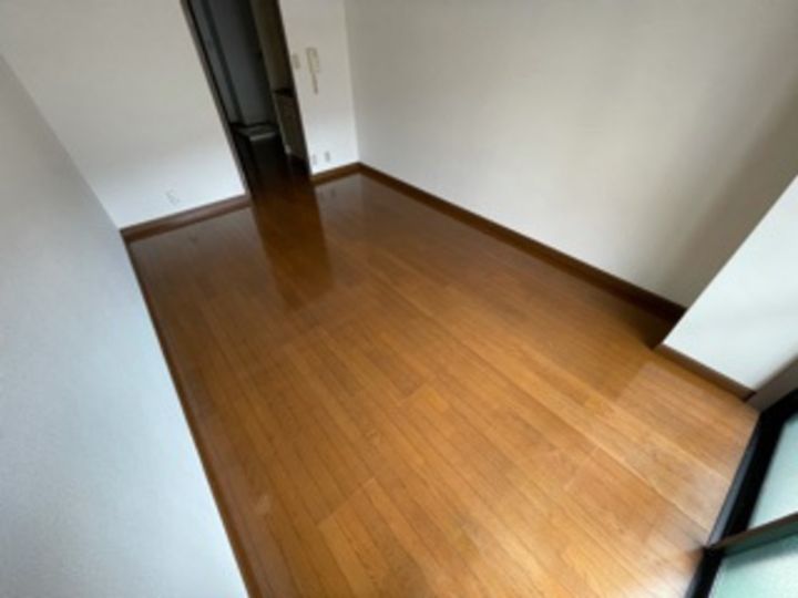 レジデンス京才の居間