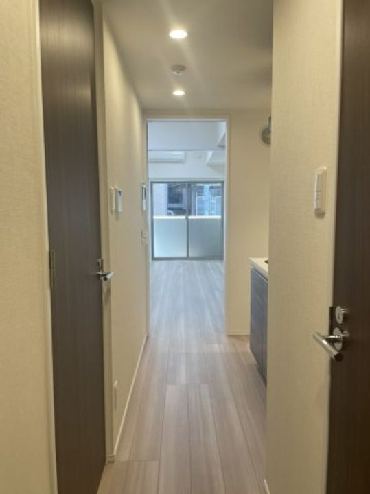 東京都台東区根岸5(マンション)の賃貸物件の玄関