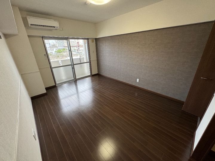 クラスインおもろまち駅前の居間