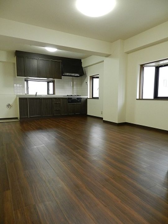 KKレジデンスIIの居間