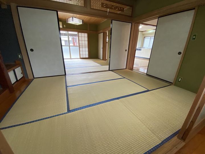 水間ビルの玄関