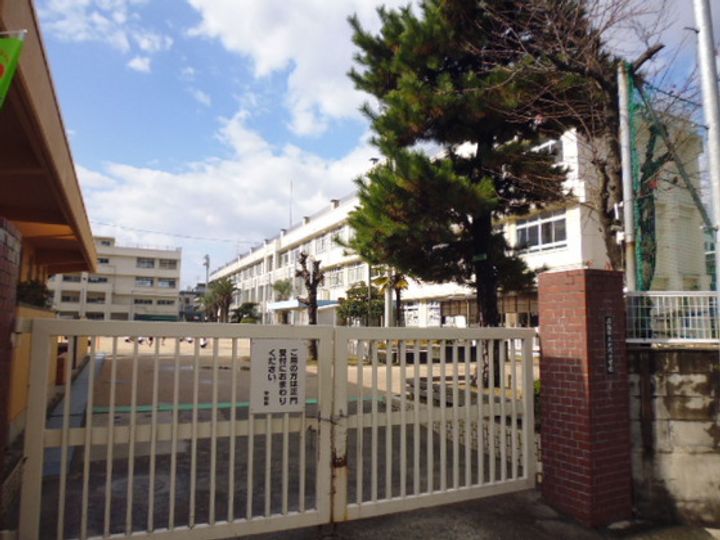 シャーロームあさひの周辺