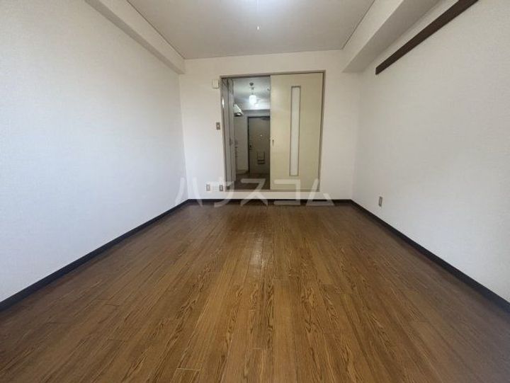 ジャルダン新大阪の居間