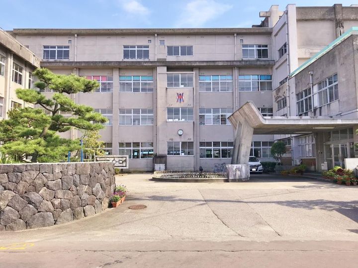 サンリッチ堀川小泉の周辺