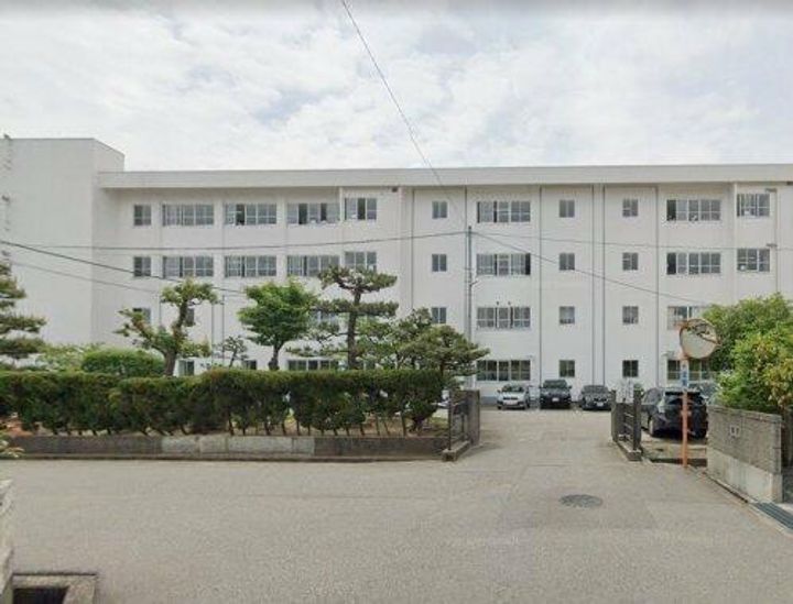 サンリッチ堀川小泉の周辺