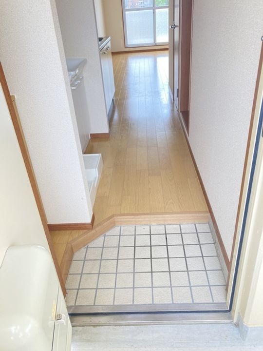 フィットハイム日の出の玄関