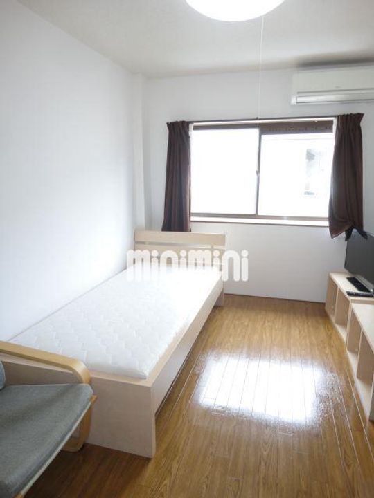 ハイツ亜巣実の居間