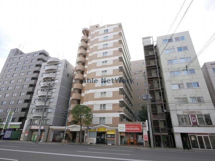 メゾンクレスト北大前IIの外観