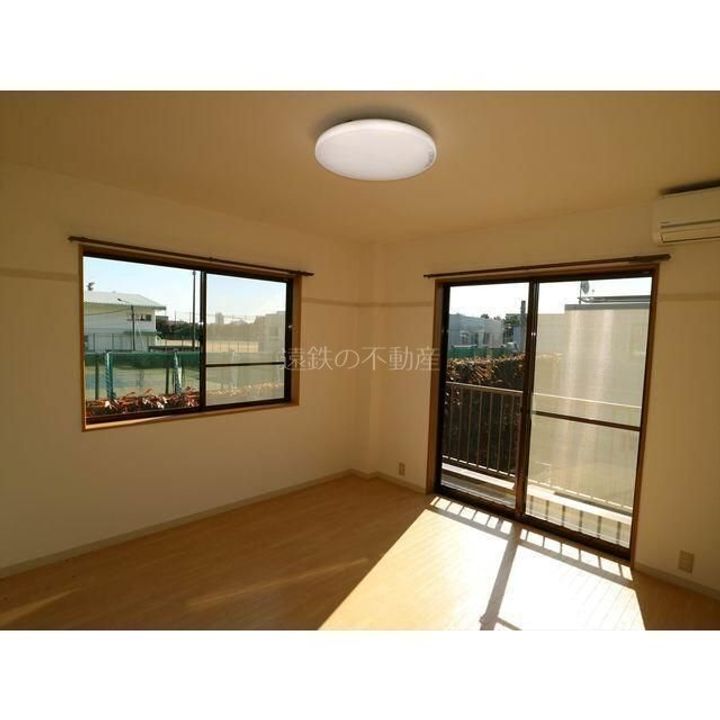 エクセレント広沢の居間