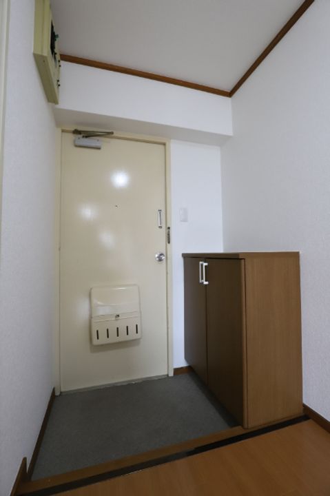皐月マンション博多の玄関