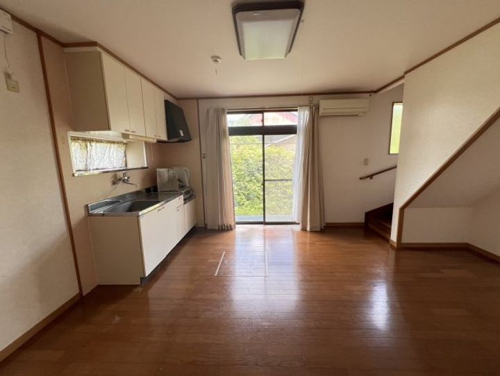 武波二戸建の居間