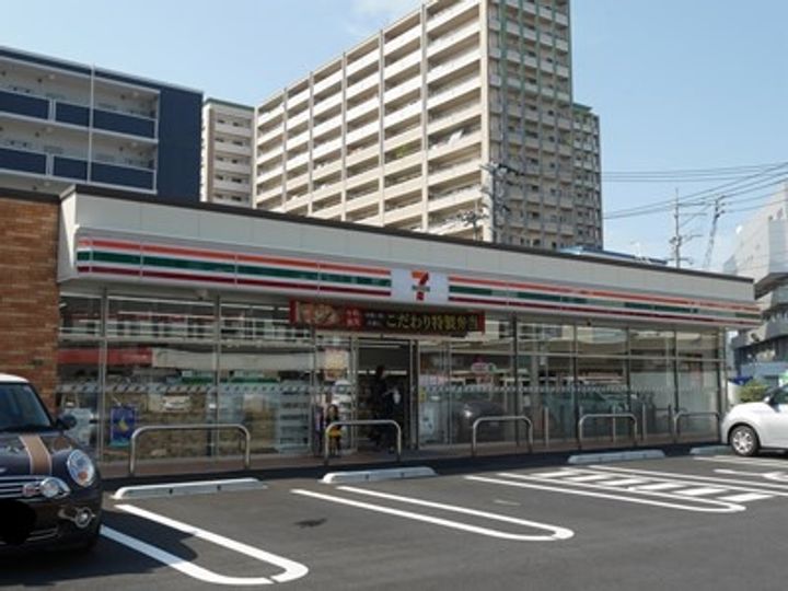 フェルト1113の周辺