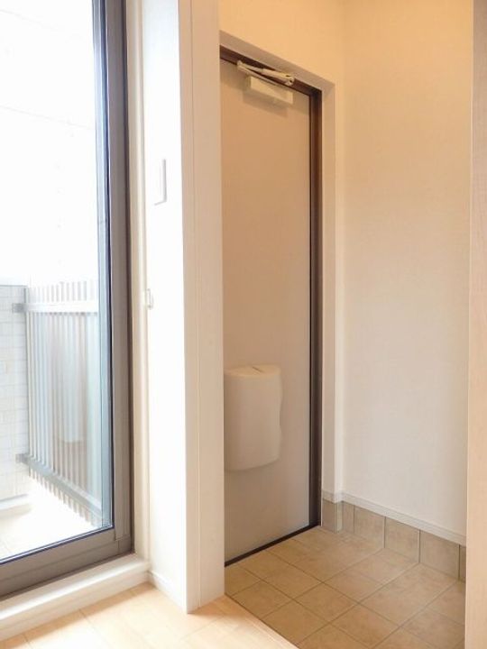 グレィス ヴィラ 観音IIの玄関