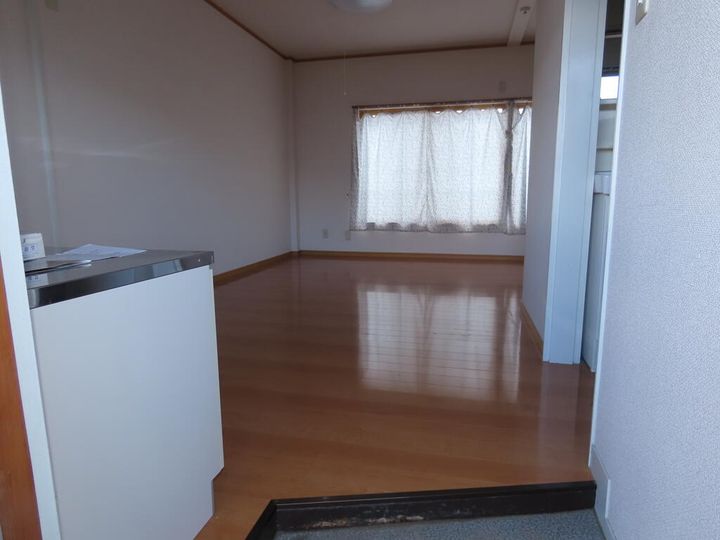 長野県上田市古里(アパート)の賃貸物件の玄関