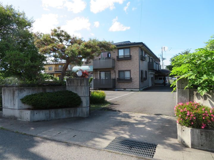 桜ハイツの玄関