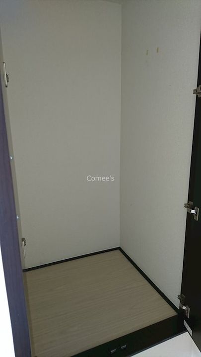 NANAの内装