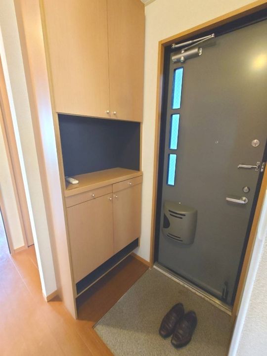 大阪府堺市北区黒土町の賃貸アパートの玄関