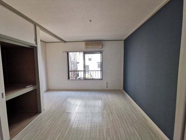 神奈川県厚木市山際(アパート)の賃貸物件の居間