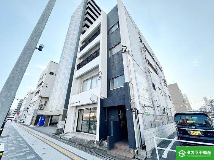 金池ビルの外観