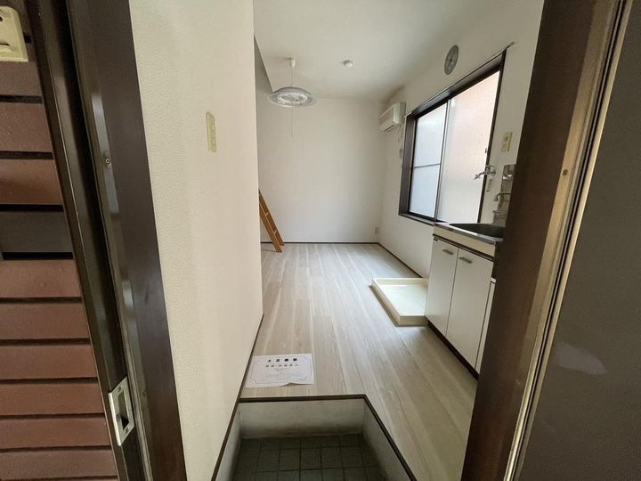 ハッピーハイツの玄関