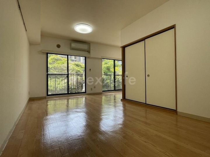 ラフィーヌ横浜片倉町の居間