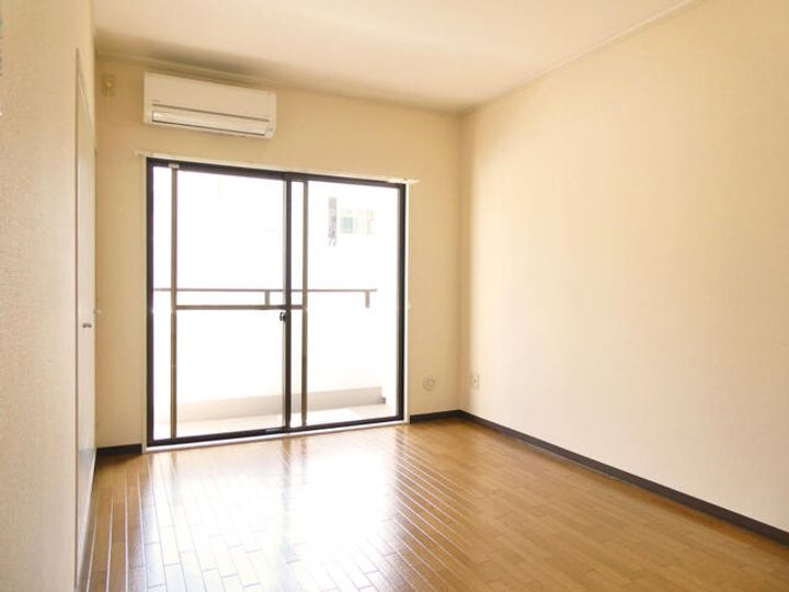 ヴィラ西小山の居間