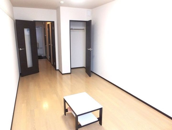 神奈川県横浜市戸塚区戸塚町(アパート)の賃貸物件の居間