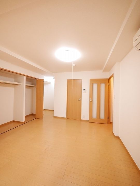 コンフォート芝大門の居間