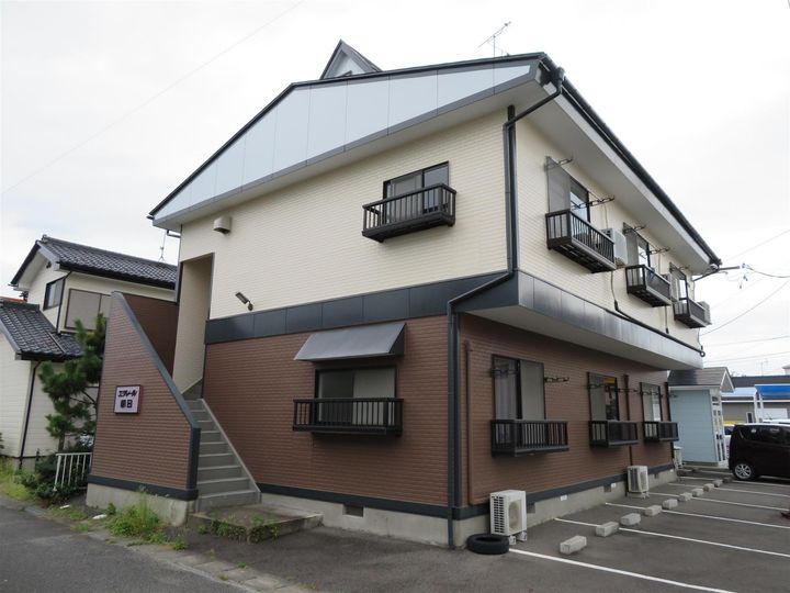 エクレール朝日の外観