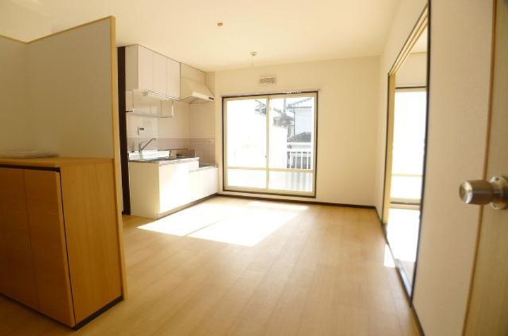 アーバン旭豊四季の居間