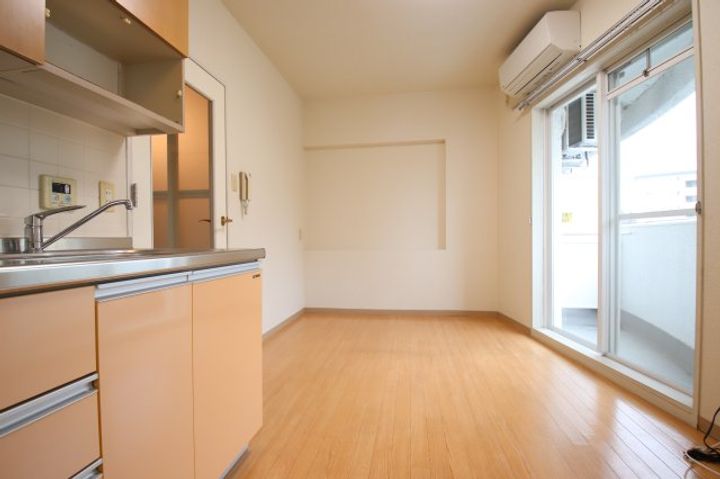 ラビ・クレールの居間